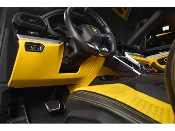 LAMBORGHINI Urus V8 - GRIGIO KERES   GIALLO