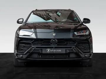 LAMBORGHINI Urus   Carbon Interior   Akrapovic