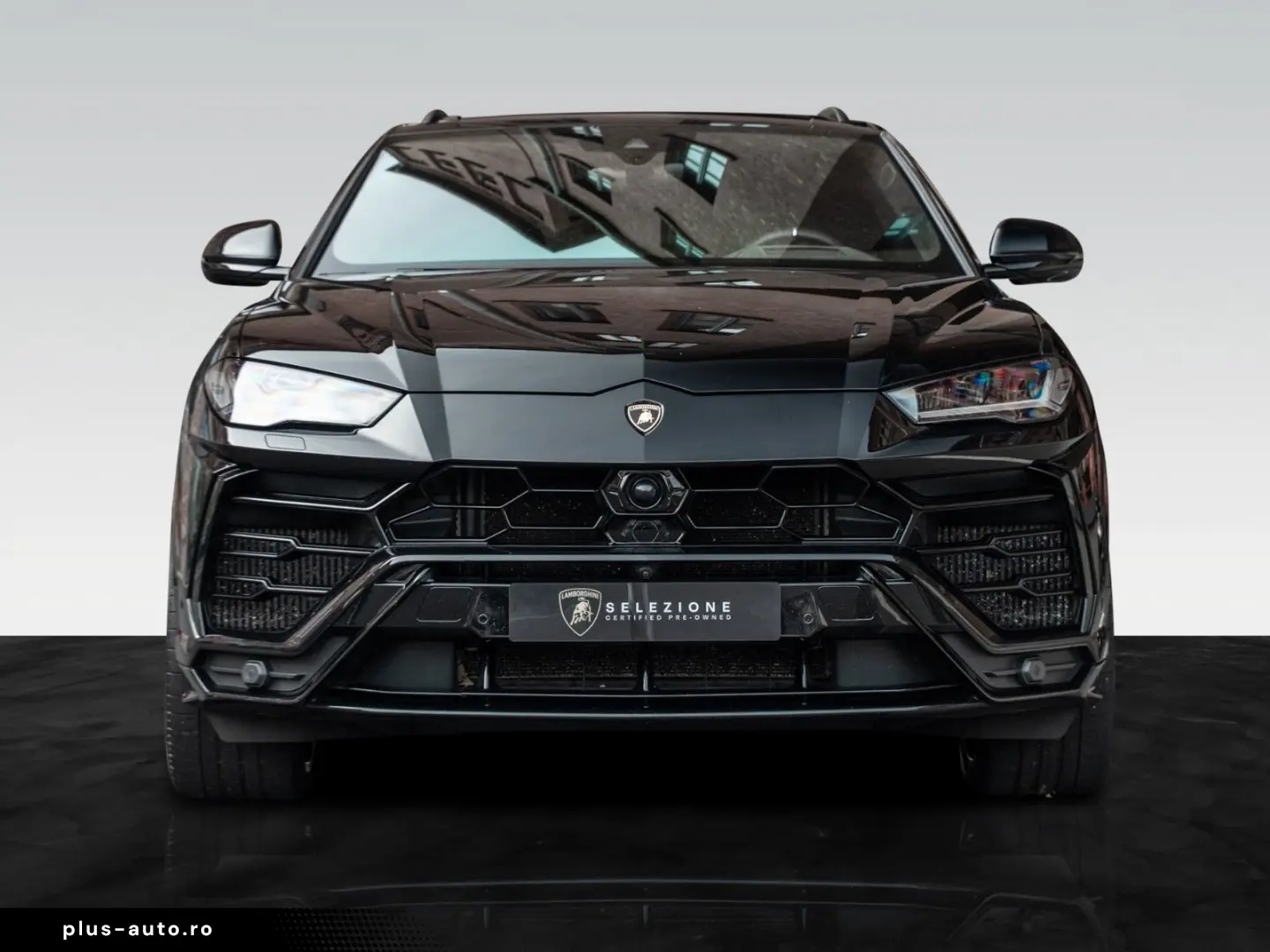 LAMBORGHINI Urus   Carbon Interior   Akrapovic