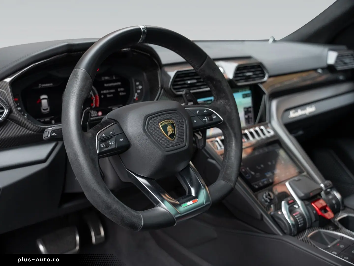 LAMBORGHINI Urus   Carbon Interior   Akrapovic