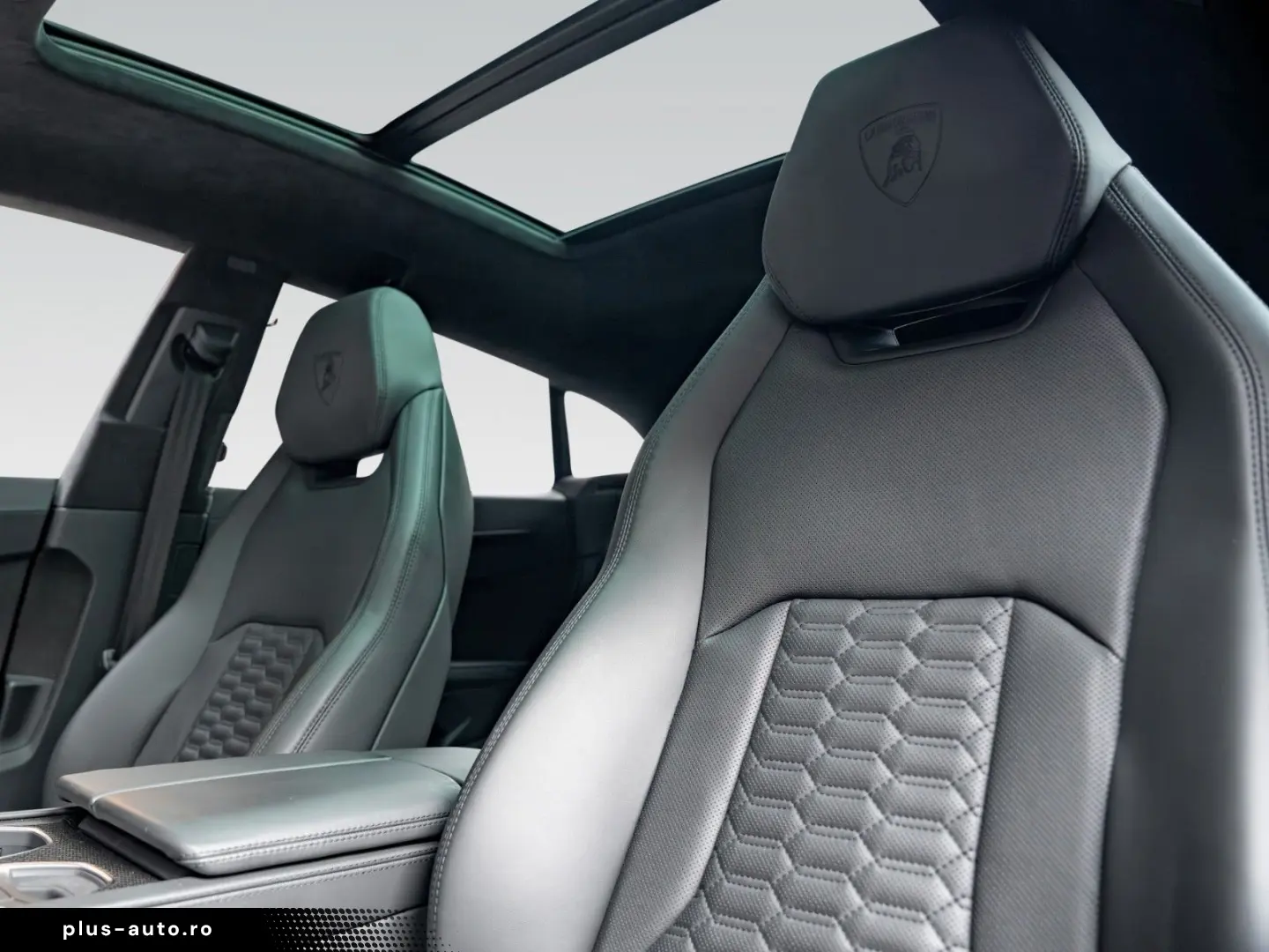 LAMBORGHINI Urus   Carbon Interior   Akrapovic