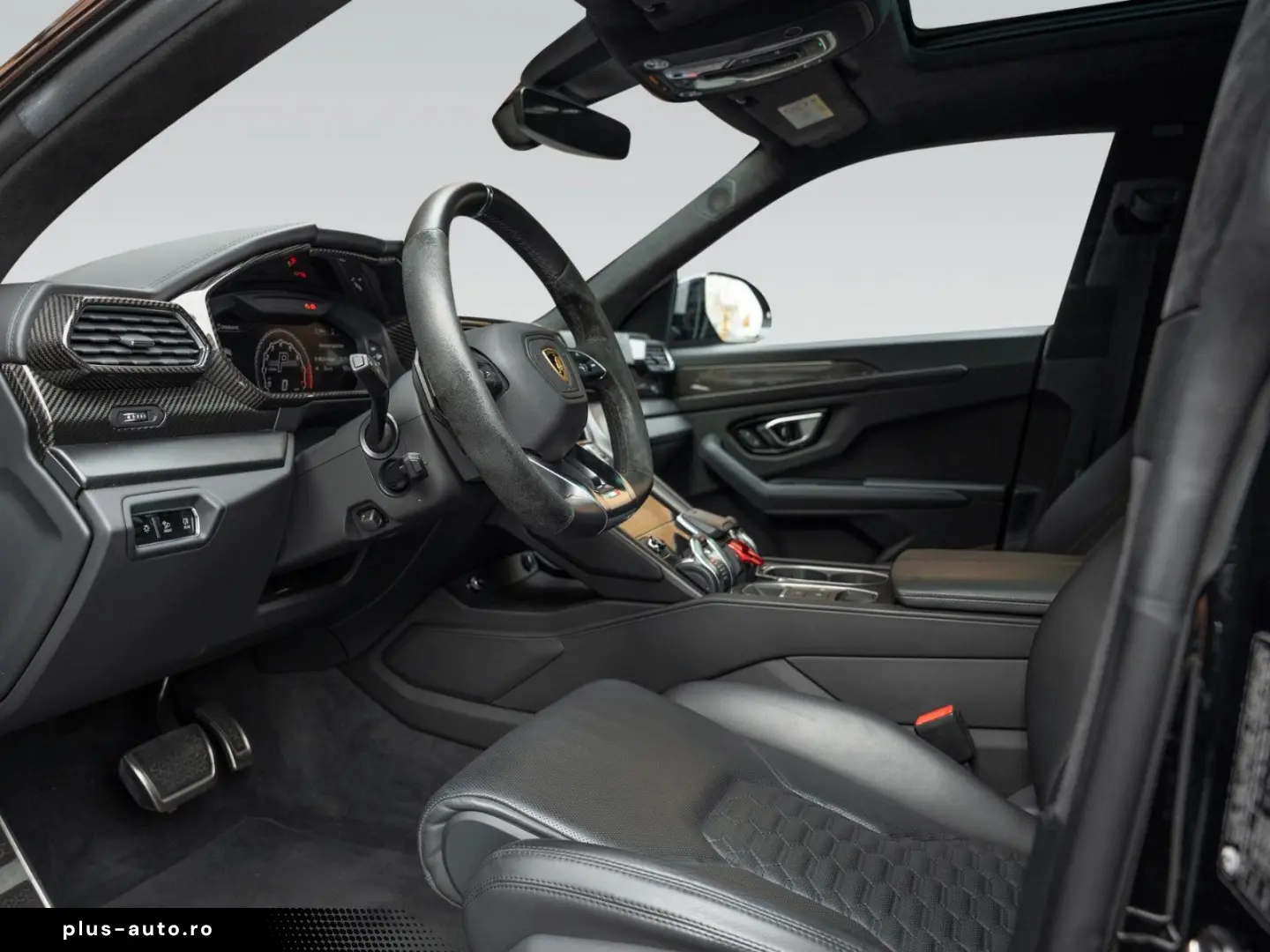 LAMBORGHINI Urus   Carbon Interior   Akrapovic