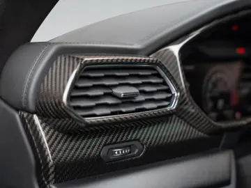 LAMBORGHINI Urus   Carbon Interior   Akrapovic