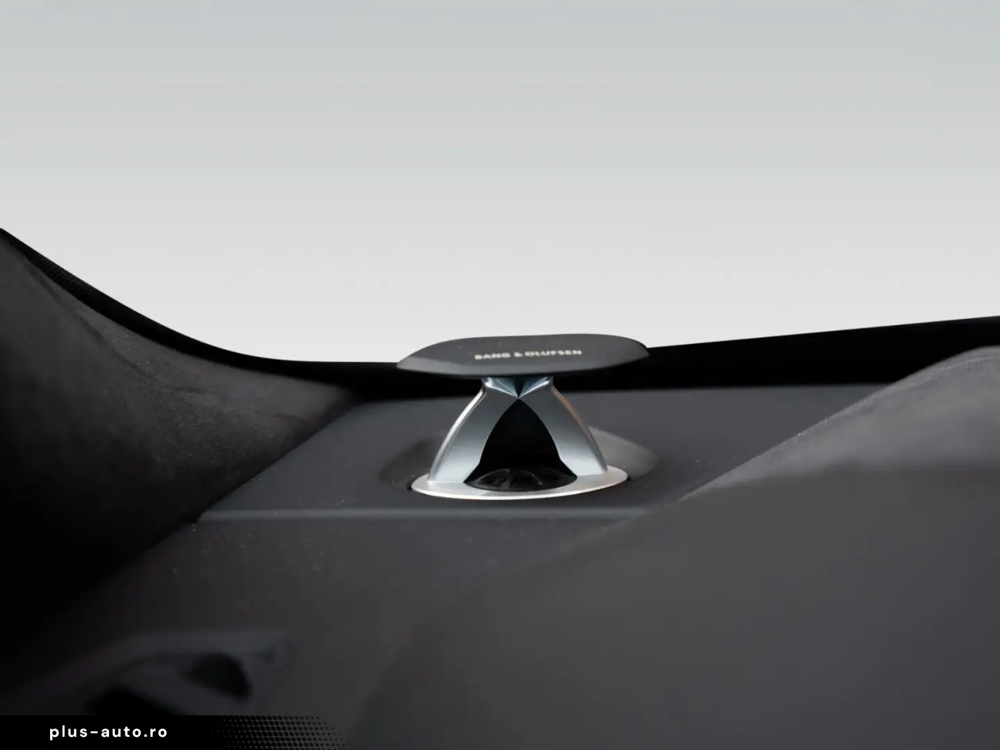 LAMBORGHINI Urus   Carbon Interior   Akrapovic