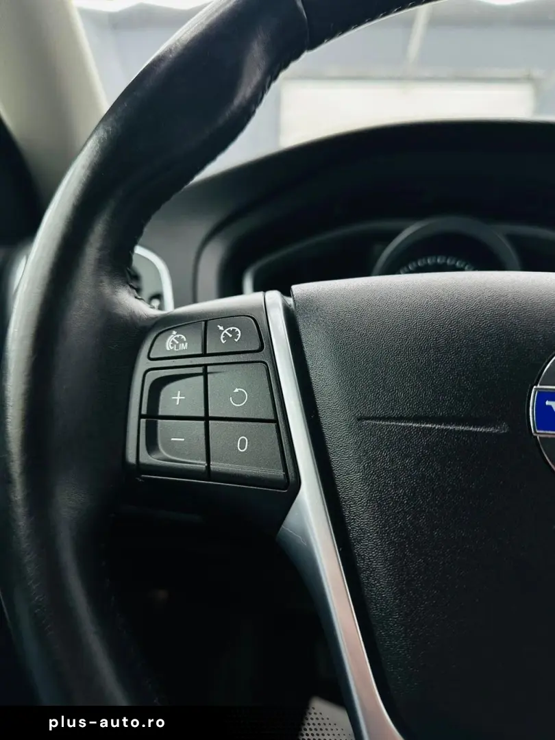 VOLVO V40 2015 1.6D E5 Garantie 12 Luni Rate Avans 0 Doar Cu