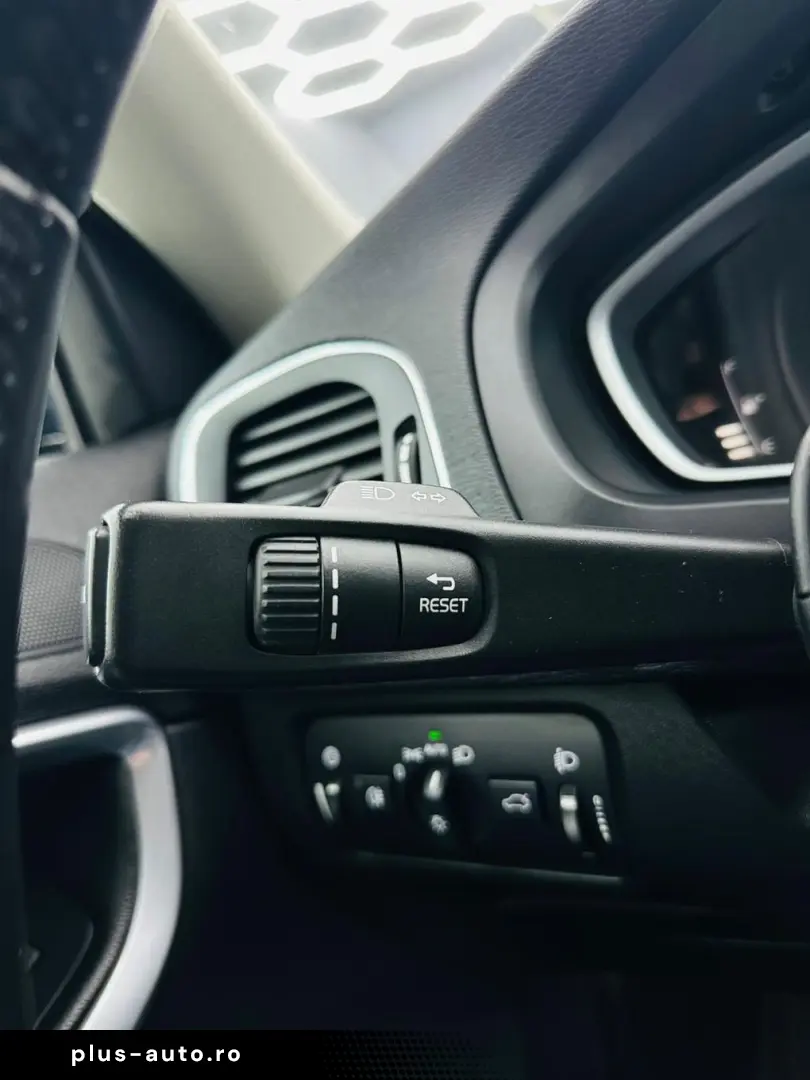 VOLVO V40 2015 1.6D E5 Garantie 12 Luni Rate Avans 0 Doar Cu