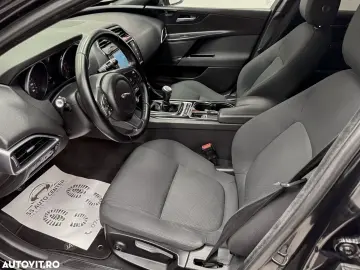 Jaguar XE 2.0 Pure