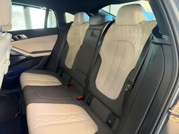 BMW X6 xDrive 40i M Sport LUFTF B W STHZ MASSA