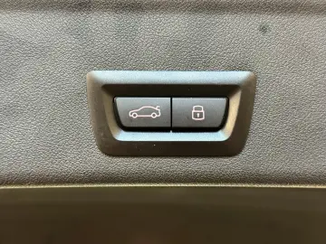 BMW X6 xDrive 40i M Sport LUFTF B W STHZ MASSA