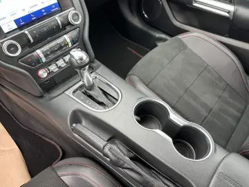 FORD Mustang Convertible GT California Special  Magne