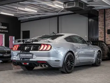 FORD Ford Mustang GT 5.0 V8 MAGNE-RIDE B&O 1.HAND