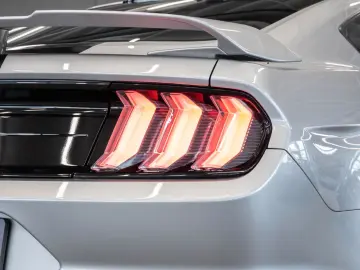 FORD Ford Mustang GT 5.0 V8 MAGNE-RIDE B&O 1.HAND