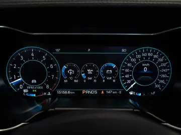 FORD Ford Mustang GT 5.0 V8 MAGNE-RIDE B&O 1.HAND