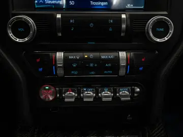 FORD Ford Mustang GT 5.0 V8 MAGNE-RIDE B&O 1.HAND