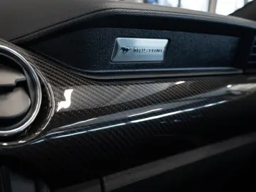 FORD Ford Mustang GT 5.0 V8 MAGNE-RIDE B&O 1.HAND