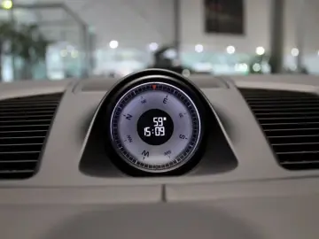 PORSCHE Cayenne Coupe E-Hybrid Platinum Edition Head-Up