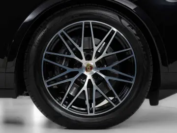 PORSCHE CAYENNE COUPE E-HYBRID PANO B-DISPLAY MASSAGE 21