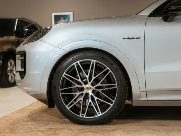 PORSCHE Cayenne Coupe E-Hybrid FACELIFT