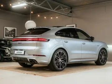 PORSCHE Cayenne Coupe E-Hybrid FACELIFT