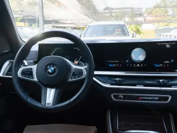 BMW X5 30d M SPORT.LUFTF.SOFTC.PANO.4ZONEN.360 .AHK