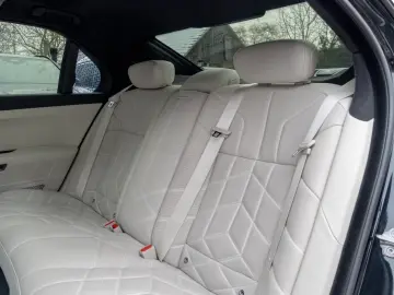 BMW 740d M SPORT.INDIVIDUAL.MASSAGE.SOFTCL.SKY.B&W.