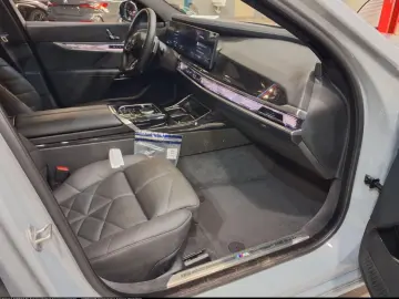 BMW 740d xDr M SPORT FondEnt AHK SkyL StHz 360 DAPro