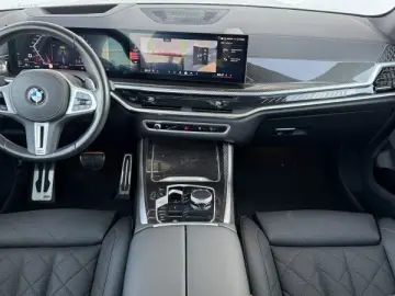 BMW X5 M60i SHZ INTEG hk GEST PANO 4xAC ROLLO PRIVAV