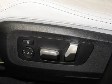 BMW X5 M60i xDrive Sportpaket Gestiksteuerung DAB