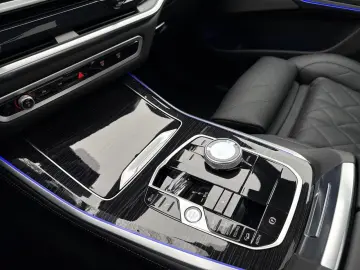 BMW X5 M60i xDr M SPORT PRO Pano 360  H K St G