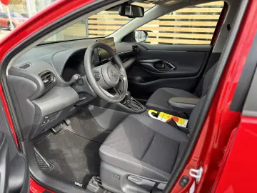 Yaris 1.5 HEV Busniess