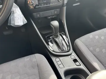 Yaris 1.5 HEV Busniess