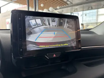 Yaris 1.5 HEV Busniess