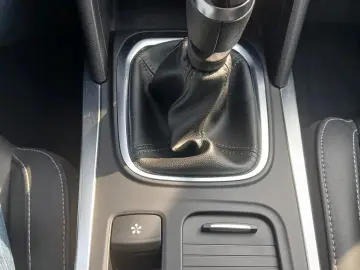 Renault  Megane Sedan Techno TCe 140 GPF