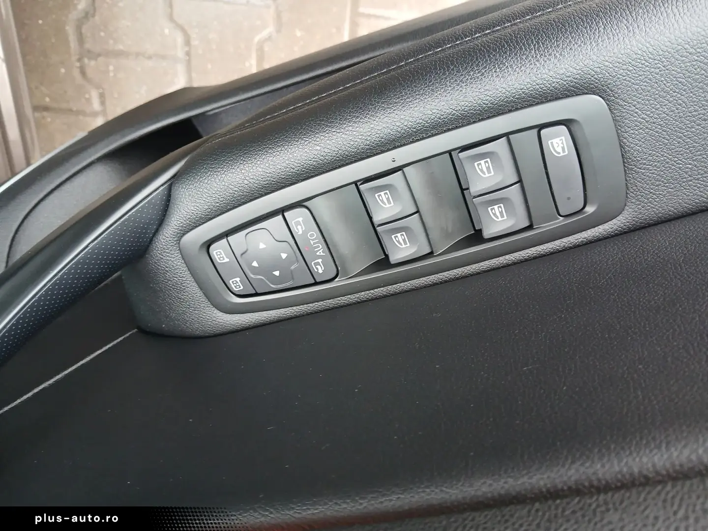 Renault Megane Sedan INTENS Energy TCe 130 CP EDC