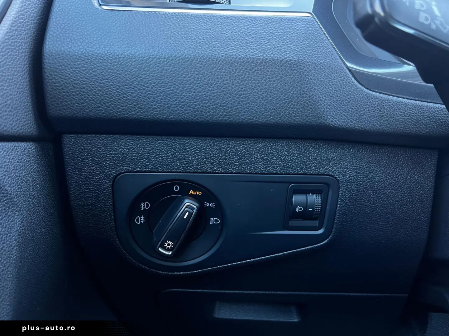 Volkswagen Tiguan Gen-Ii-2016