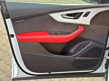 AUDI Q8 55TFSI qu S LINE PANO STANDHZ AHK MATRIX B&O