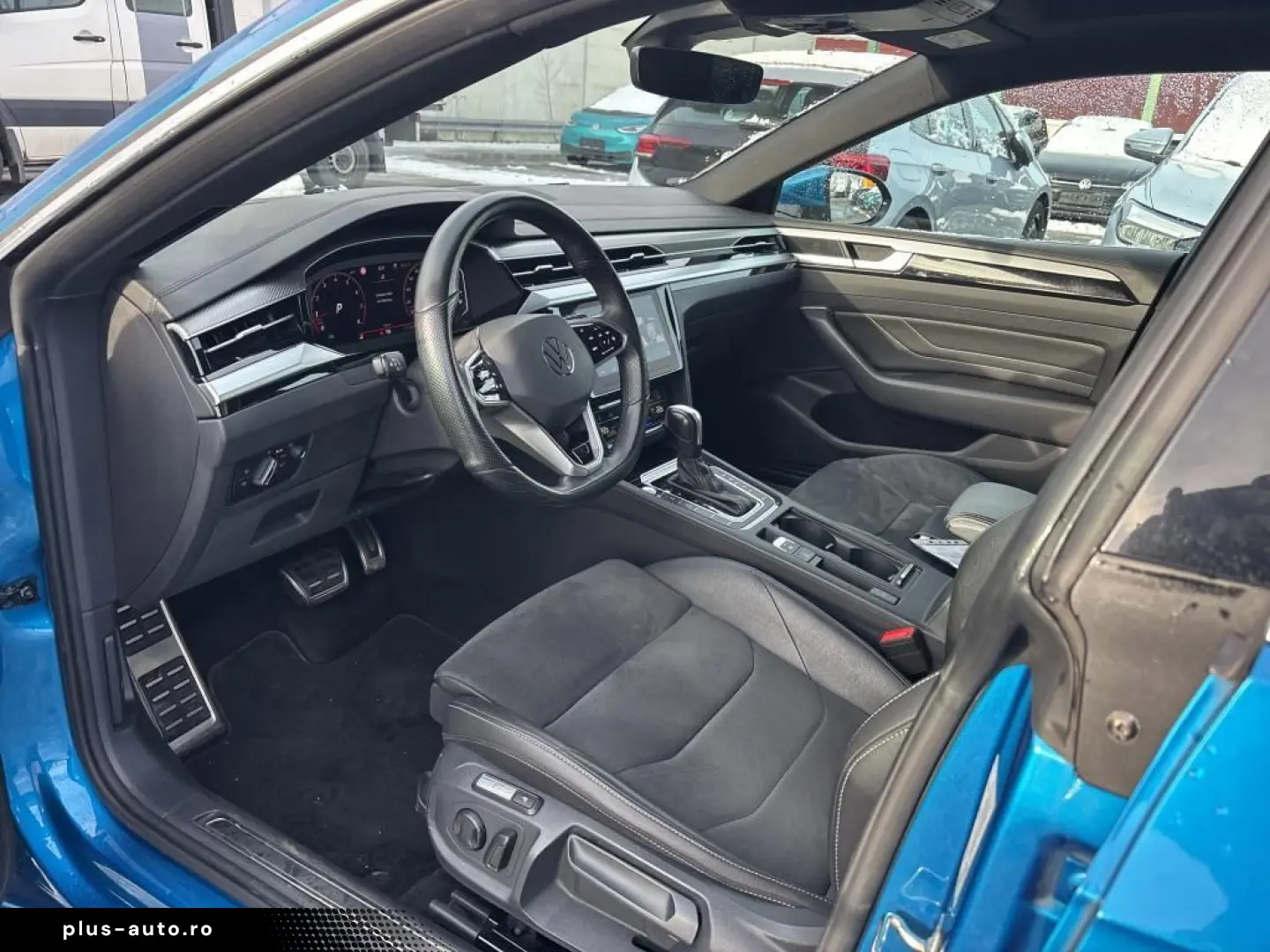 VW Arteon 2.0 TSI R-LINE PANO AHK HEAD-UP KAM LEDER