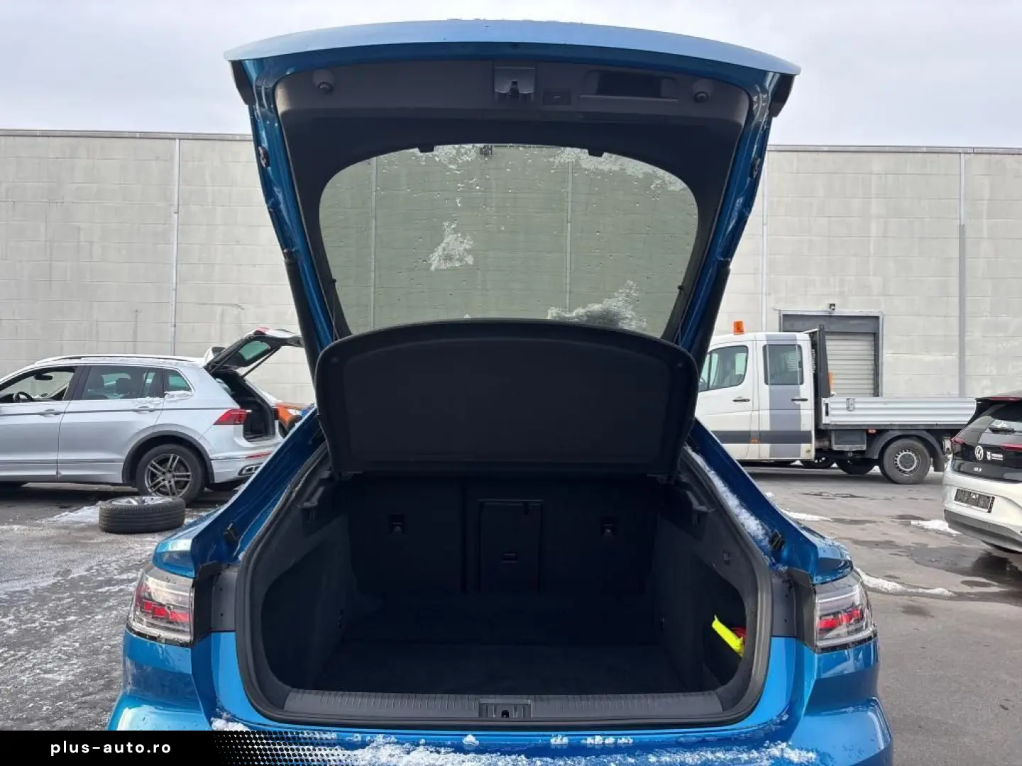 VW Arteon 2.0 TSI R-LINE PANO AHK HEAD-UP KAM LEDER