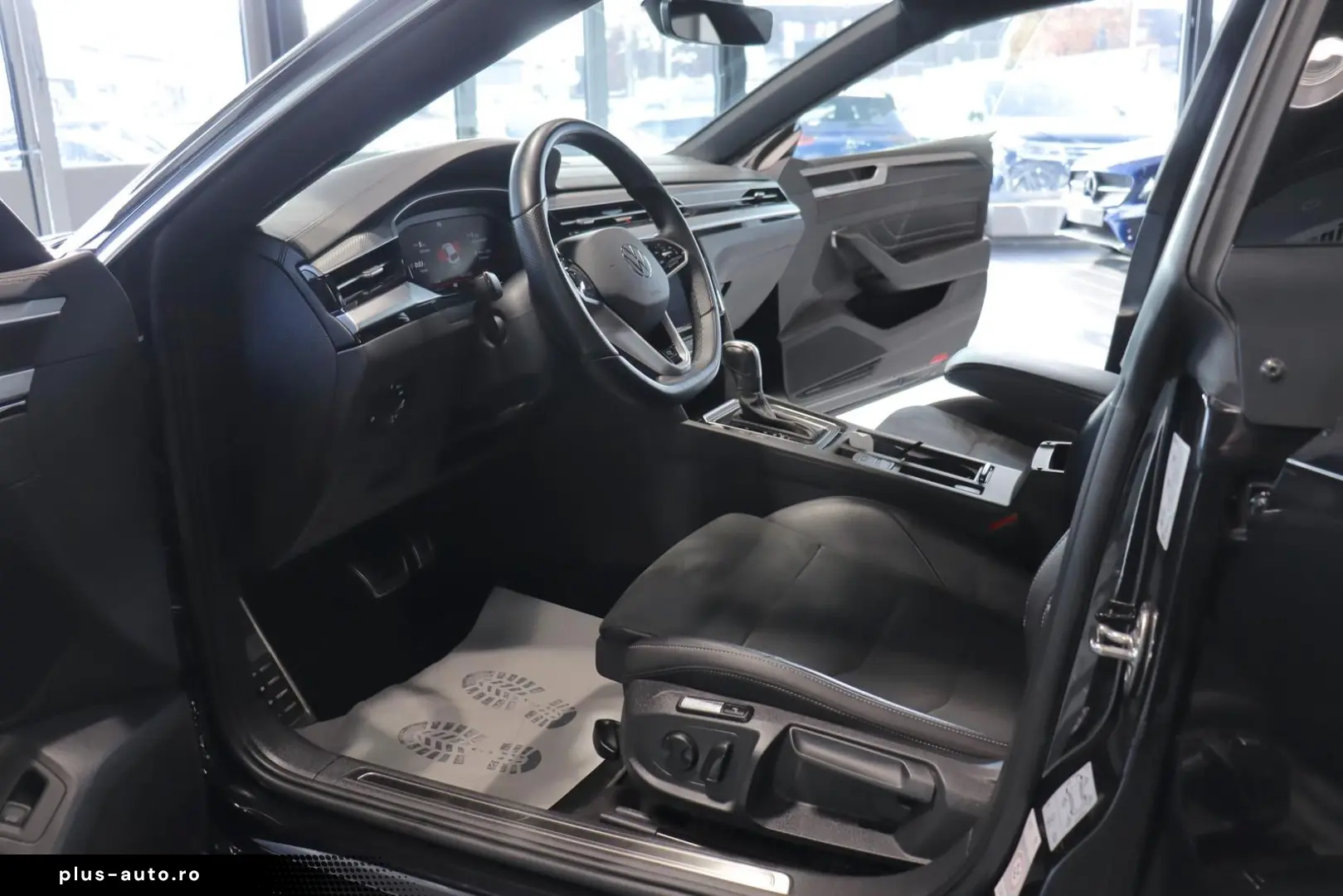 VW Arteon 2.0 TSI DSG R-LINE  PANO VIRTUAL ACC CAM