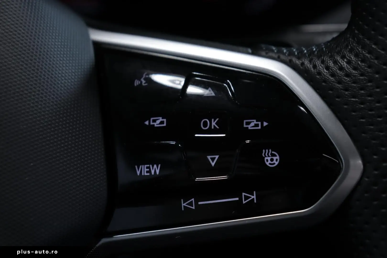 VW Arteon 2.0 TSI DSG R-LINE  PANO VIRTUAL ACC CAM