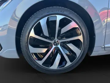 VW Arteon 2.0 TSI R-Line  DSG PANORAMA NAVI