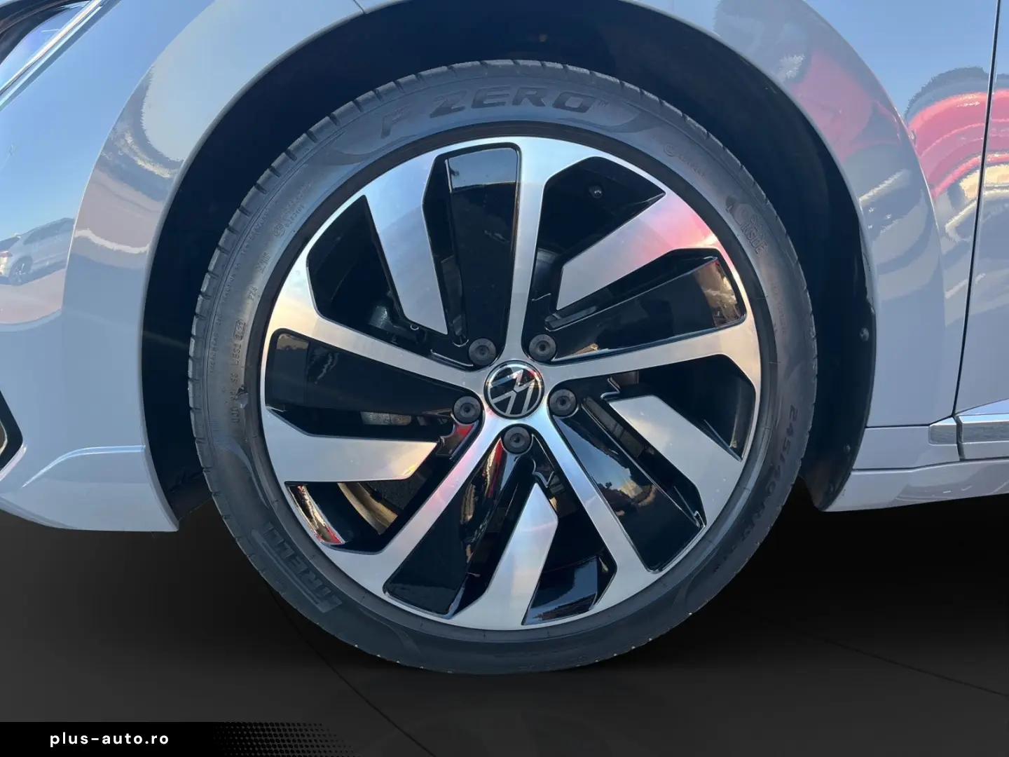 VW Arteon 2.0 TSI R-Line  DSG PANORAMA NAVI