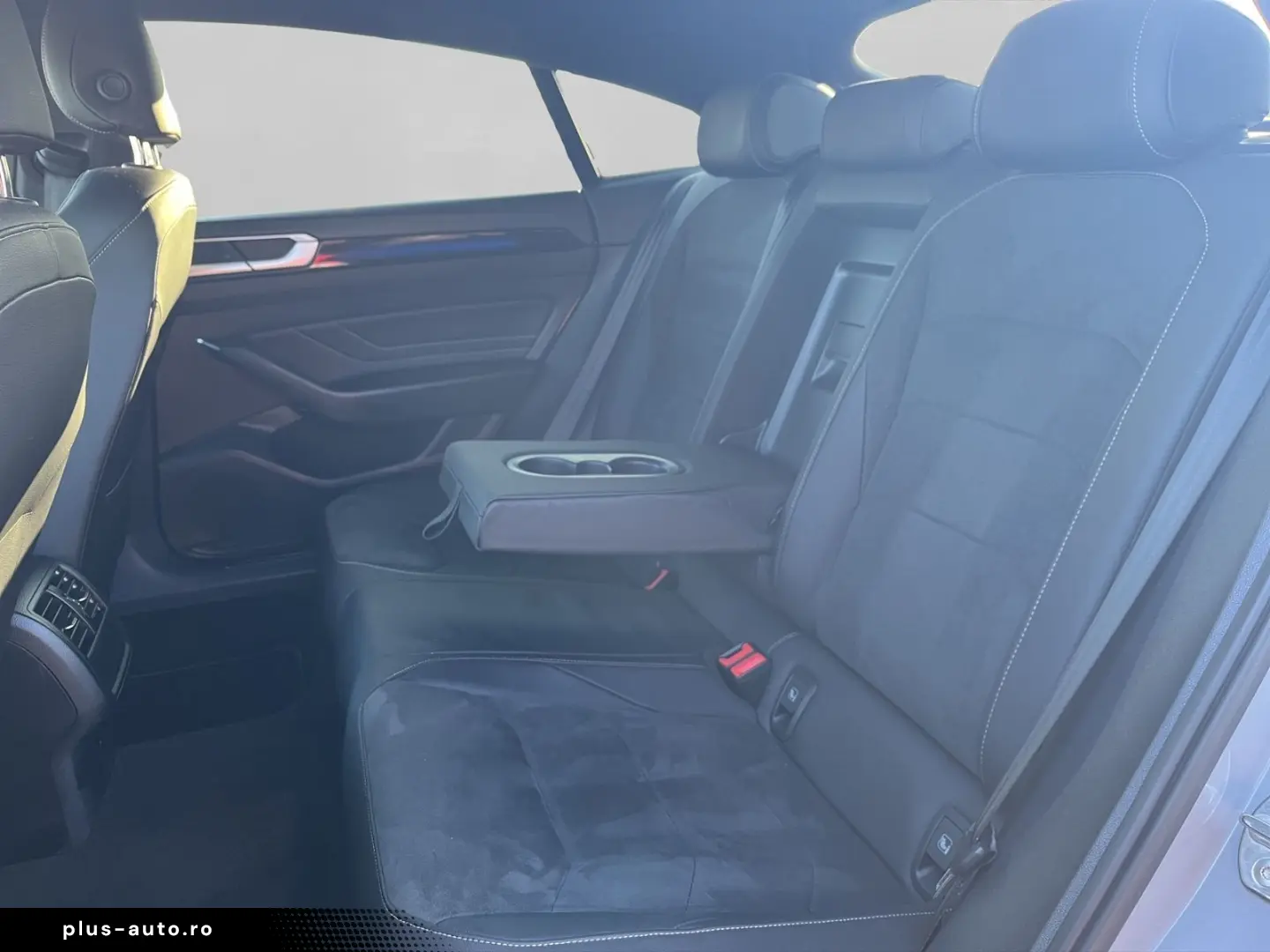 VW Arteon 2.0 TSI R-Line  DSG PANORAMA NAVI