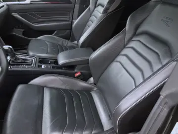 VW Arteon 2.0 TDI DSG R-LINE STDHZG PANO NAVI IQ.LI