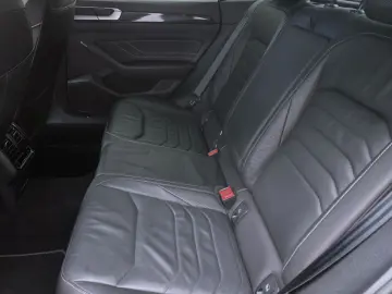 VW Arteon 2.0 TDI DSG R-LINE STDHZG PANO NAVI IQ.LI