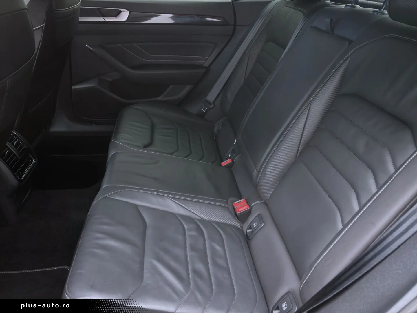 VW Arteon 2.0 TDI DSG R-LINE STDHZG PANO NAVI IQ.LI