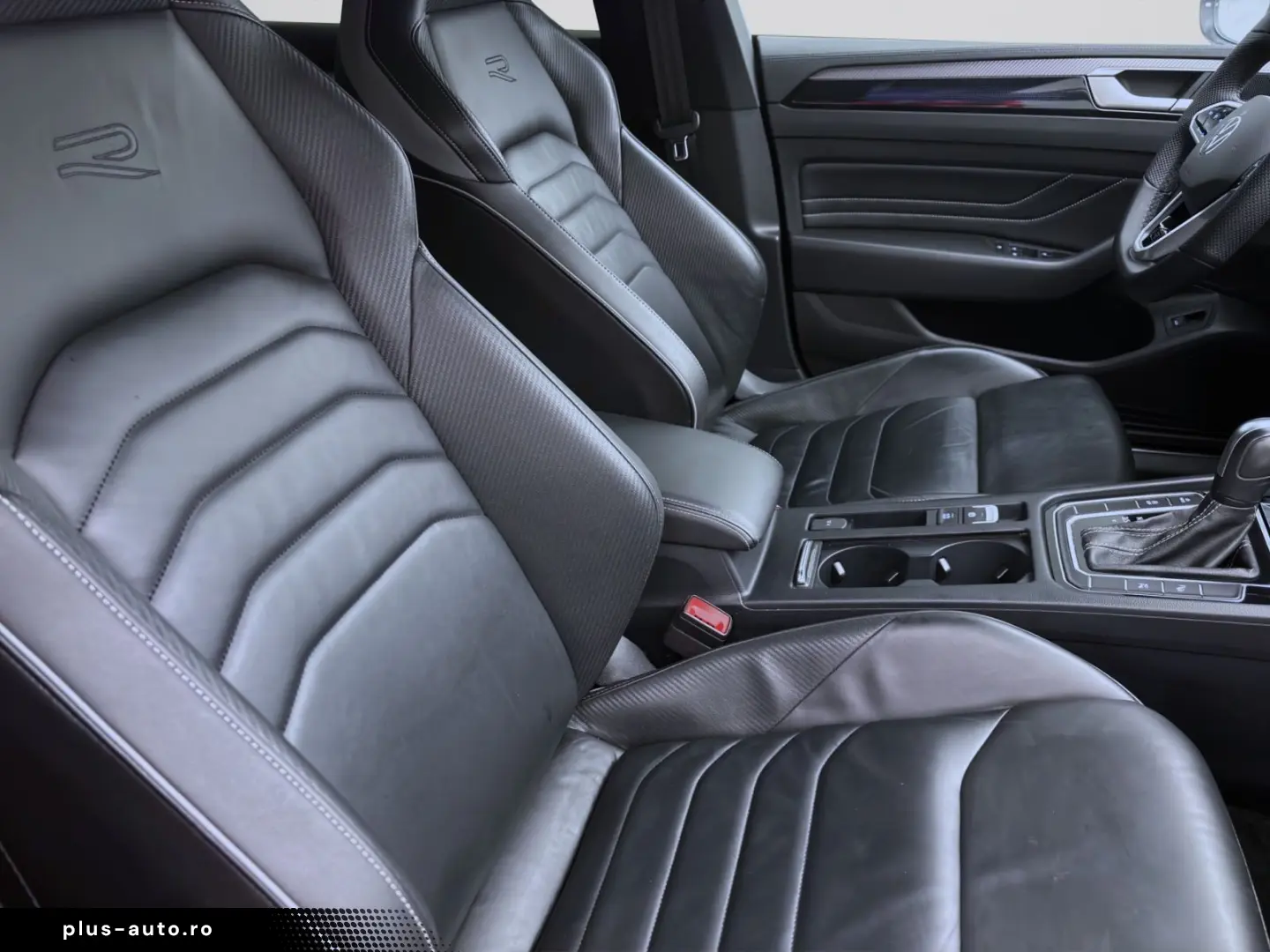 VW Arteon 2.0 TDI DSG R-LINE STDHZG PANO NAVI IQ.LI