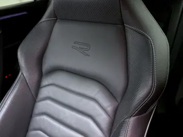 VW Arteon 2.0 TDI DSG R-LINE STDHZG PANO NAVI IQ.LI