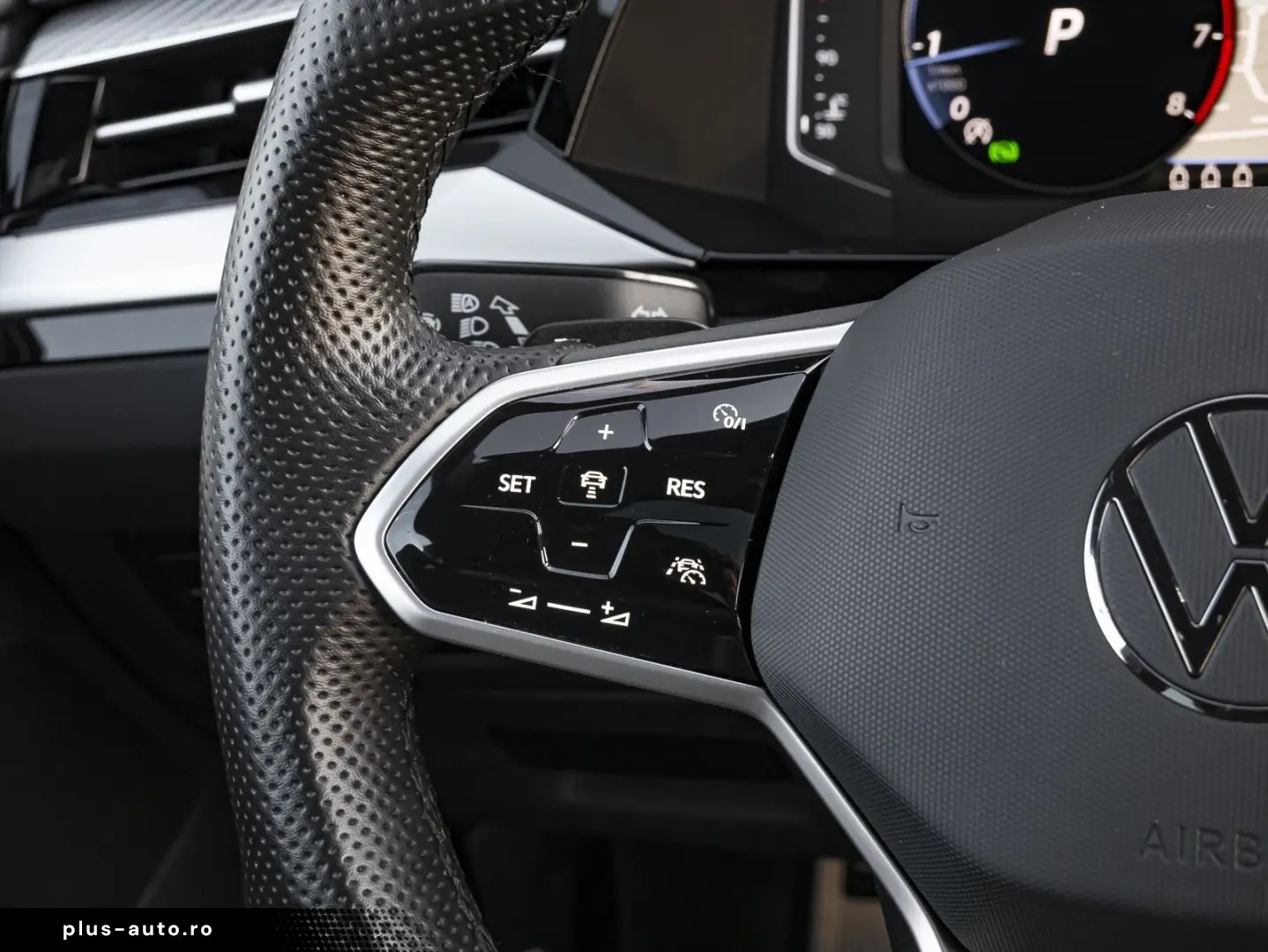 VW Arteon 2.0 TSI  R-Line LED Navi Leder Pano HuD P