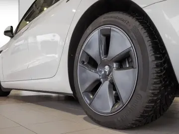 TESLA MODEL 3 60 kWh-Navi Kamera ACC SHZ Glasdach SHZ